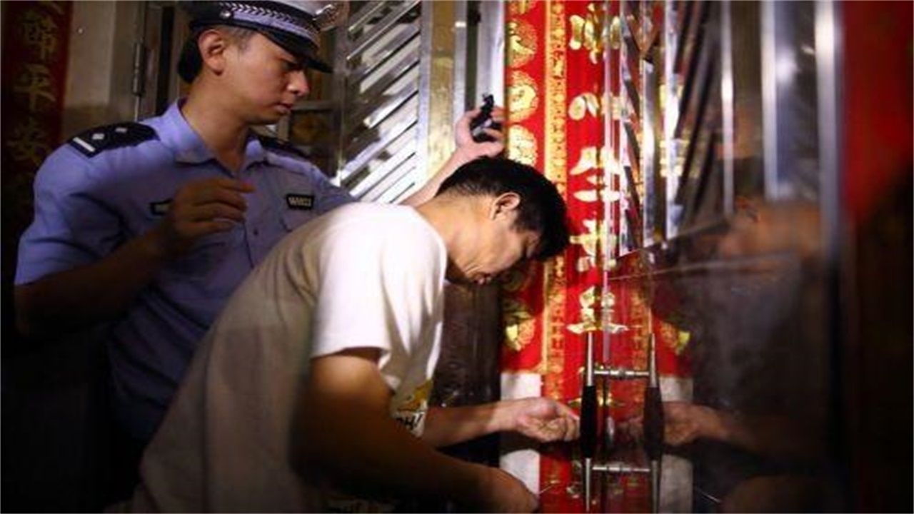 独山县请开锁师傅开了锁后，师傅为什么一般都不进门，就算主人请也不进去？